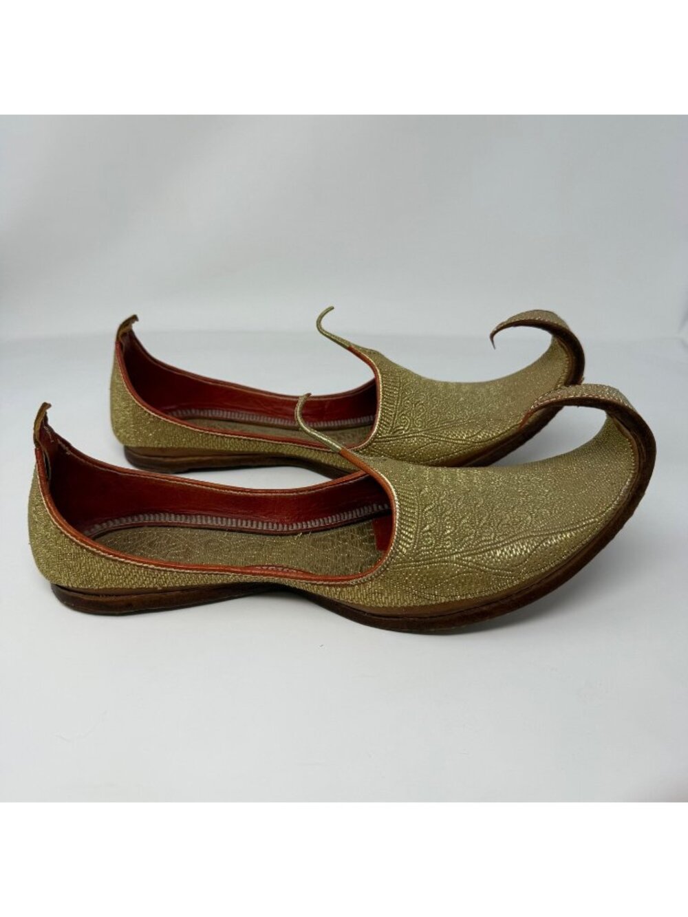 Vintage India Pakistan Punjab Gold Embroidered Jutti Curl Toe Shoes Sz 7M, 9W